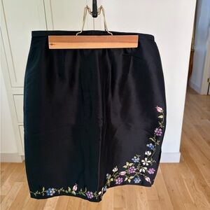 100% Silk Ann Taylor Black Pencil Skirt with Multicolor Floral Embroidery